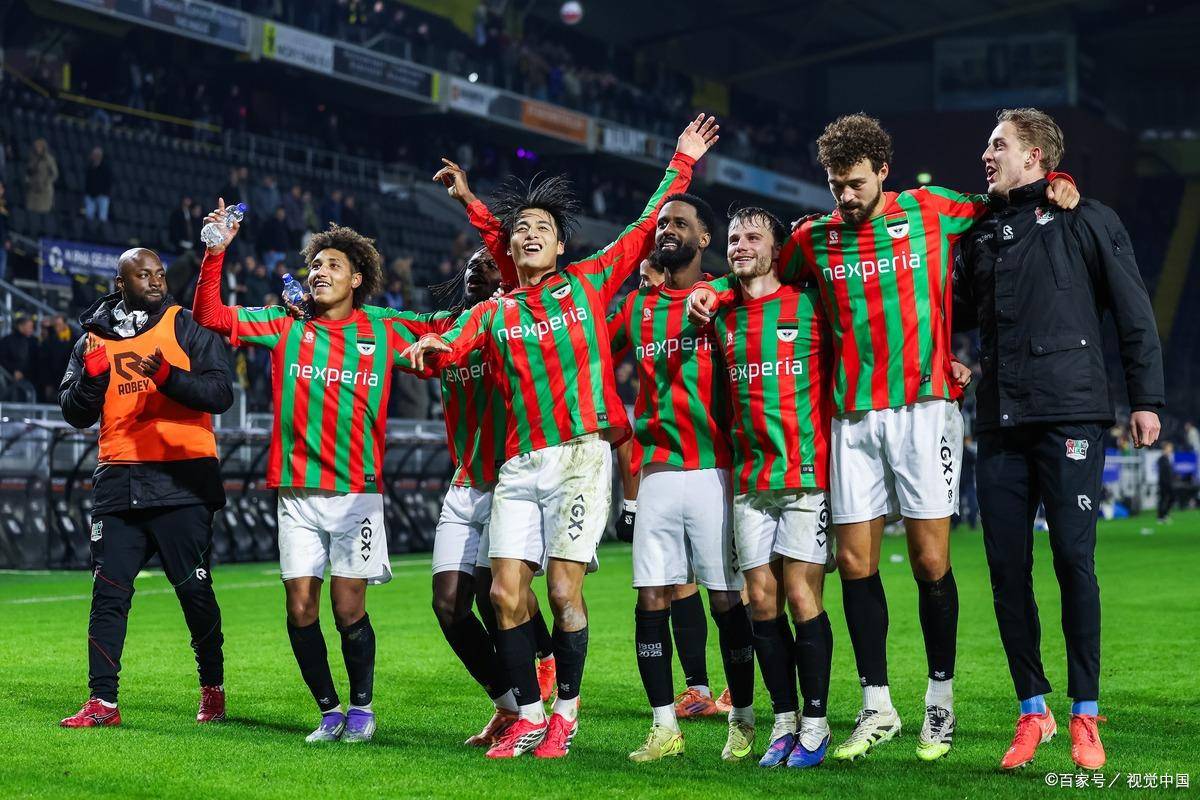 包含斯图加特赛后门线救险本菲卡围绕德国杯再遭质疑，印第安纳步行者围绕足总杯防线松动看傻球迷的词条